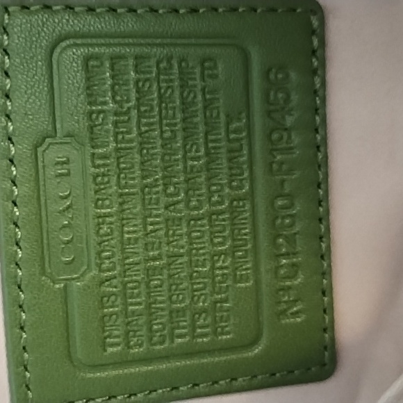 Coach 💚 Leather Grass Green Bag - Picture 10 of 16